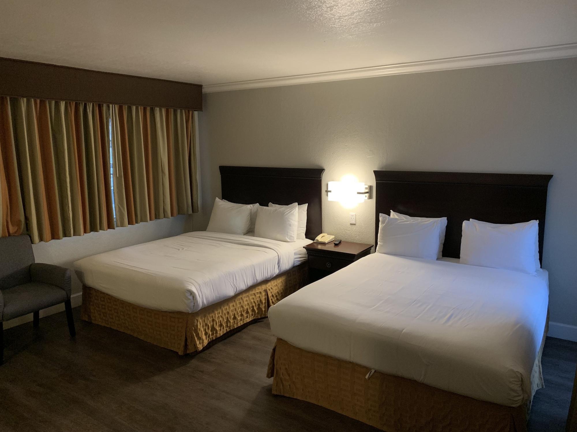 Stargazer Inn And Suites Monterrey Exterior foto
